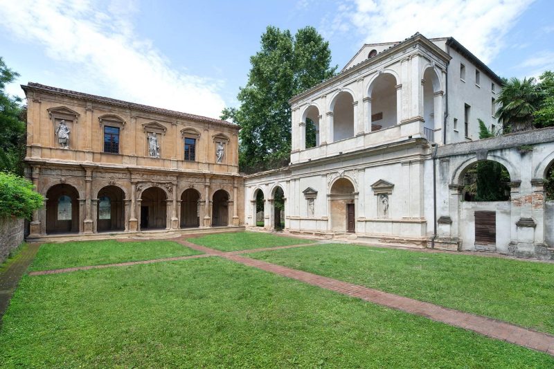Loggia e Odeo Corrnaro